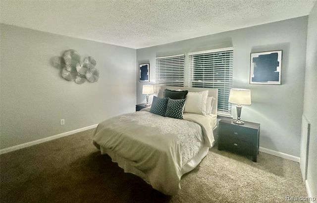5783 Williamsburg Court, Waterford, MI 48327