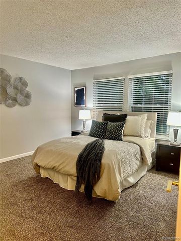5783 Williamsburg Court, Waterford, MI 48327