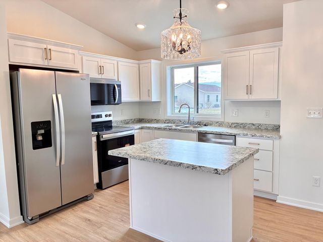 911 3rd Street, Wanamingo, MN 55983