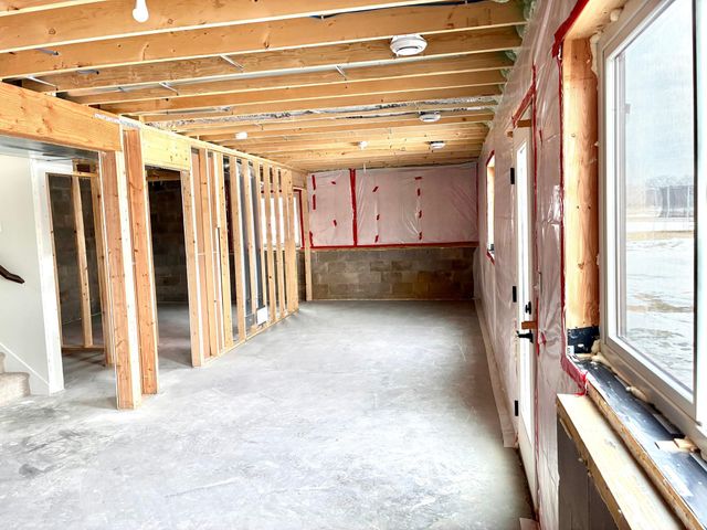 911 3rd Street, Wanamingo, MN 55983