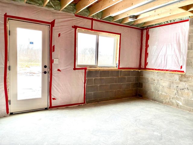 911 3rd Street, Wanamingo, MN 55983