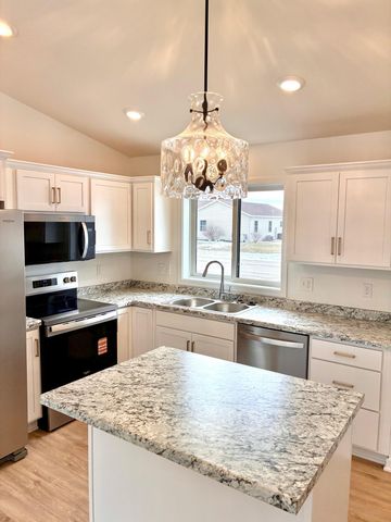 911 3rd Street, Wanamingo, MN 55983