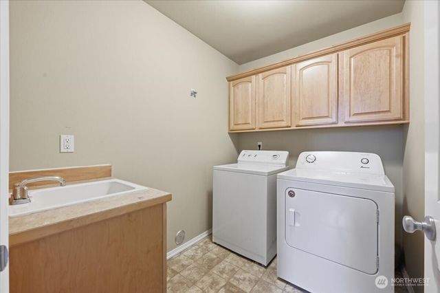 10217 SE 237th St, Kent, WA 98031