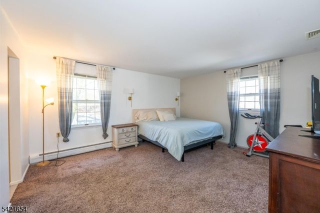5 Abbey Ln, Pequannock Twp., NJ 07444