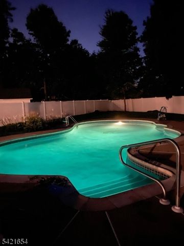 5 Abbey Ln, Pequannock Twp., NJ 07444