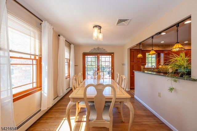 5 Abbey Ln, Pequannock Twp., NJ 07444