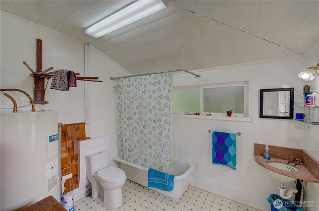 209 3rd Street SE, Long Beach, WA 98631