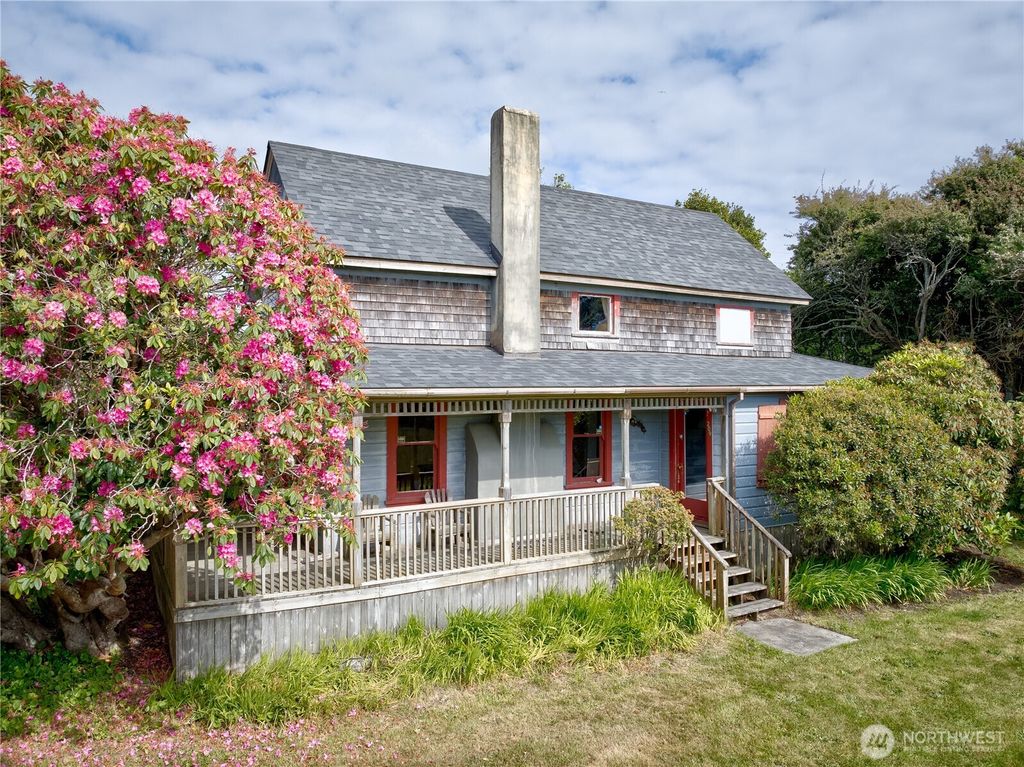 209 3rd Street SE, Long Beach, WA 98631