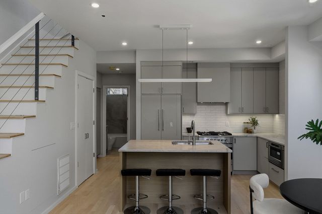 6 Valentine St 6, Cambridge, MA 02139