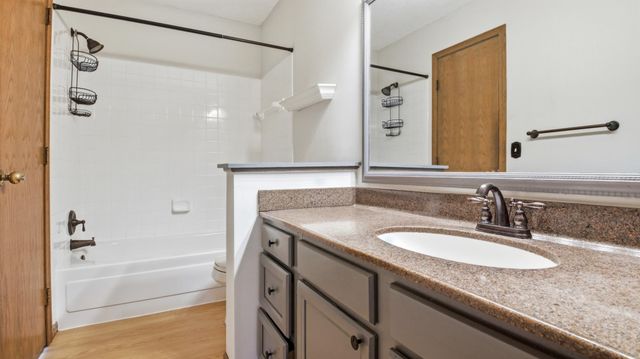 17604 Lorence Way, Eden Prairie, MN 55346