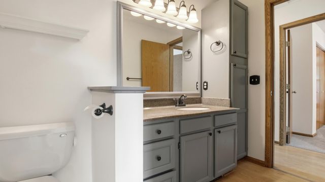 17604 Lorence Way, Eden Prairie, MN 55346