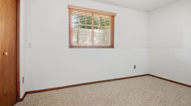 17604 Lorence Way, Eden Prairie, MN 55346