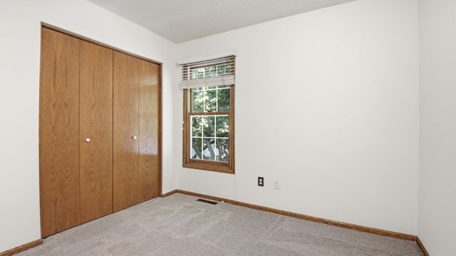 17604 Lorence Way, Eden Prairie, MN 55346