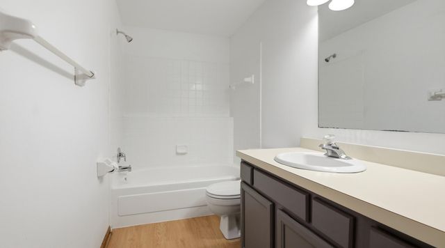 17604 Lorence Way, Eden Prairie, MN 55346