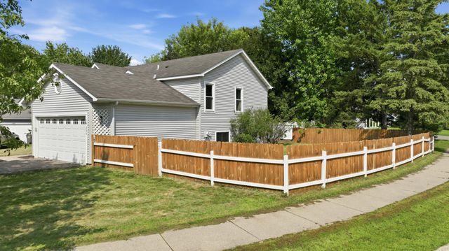 17604 Lorence Way, Eden Prairie, MN 55346