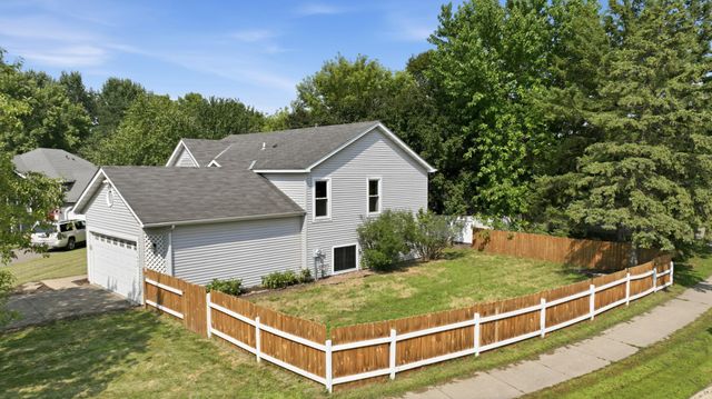 17604 Lorence Way, Eden Prairie, MN 55346