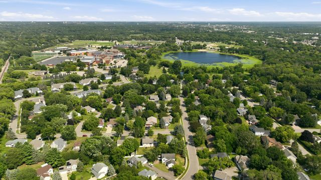 17604 Lorence Way, Eden Prairie, MN 55346
