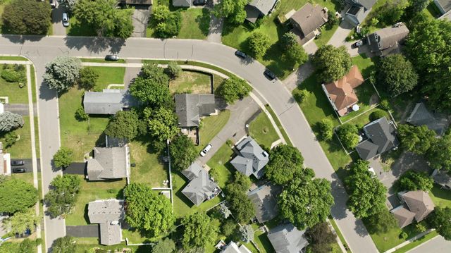 17604 Lorence Way, Eden Prairie, MN 55346