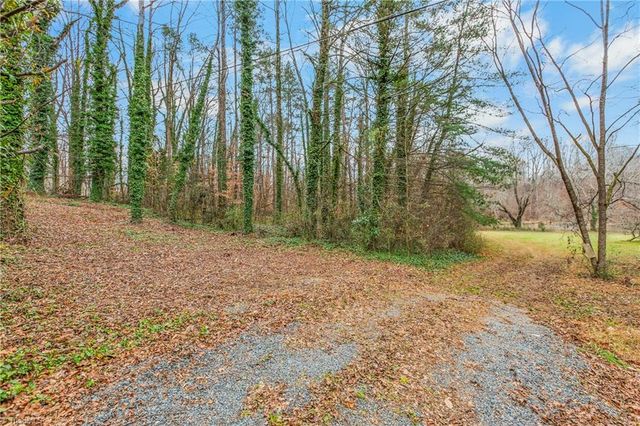 212 Barlow Circle, Winston-salem, NC 27105