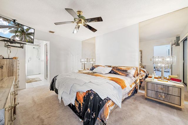 7633 Tahiti Lane 204, Lake Worth, FL 33467
