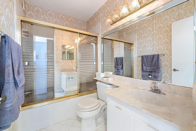 7633 Tahiti Lane 204, Lake Worth, FL 33467