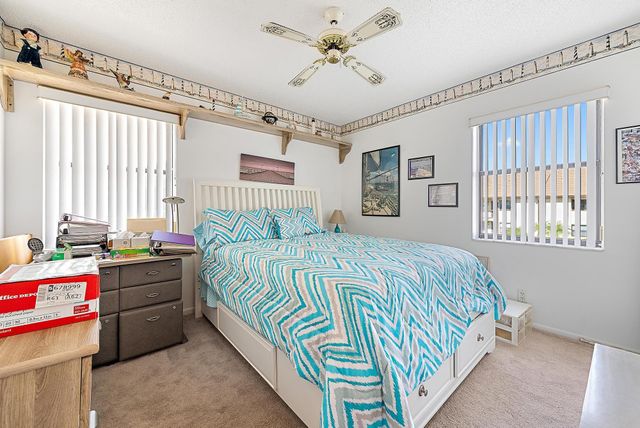 7633 Tahiti Lane 204, Lake Worth, FL 33467
