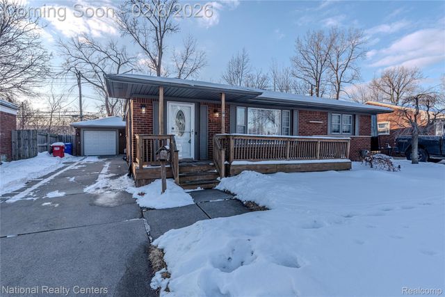 32653 Beacon Lane, Fraser, MI 48026