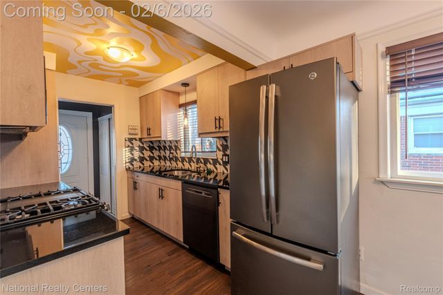 32653 Beacon Lane, Fraser, MI 48026