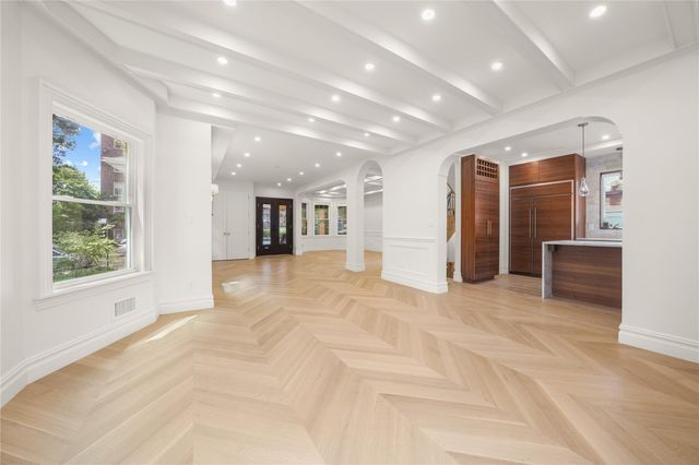 467 Stratford Road, Brooklyn, NY 11218