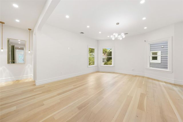467 Stratford Road, Brooklyn, NY 11218