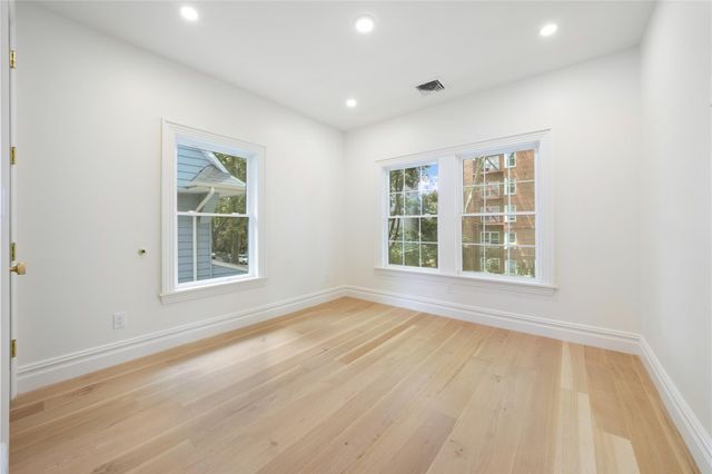 467 Stratford Road, Brooklyn, NY 11218