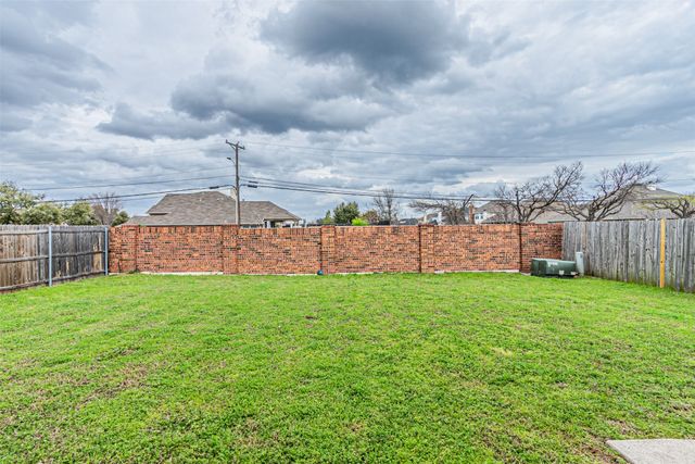 3016 Cesareo Drive, Grand Prairie, TX 75052