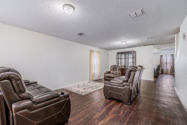 3016 Cesareo Drive, Grand Prairie, TX 75052