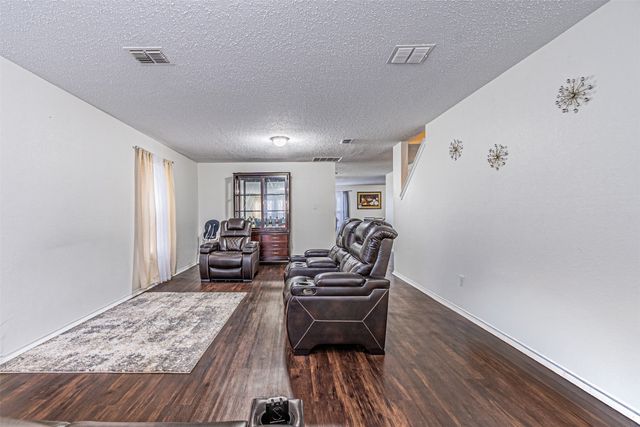 3016 Cesareo Drive, Grand Prairie, TX 75052