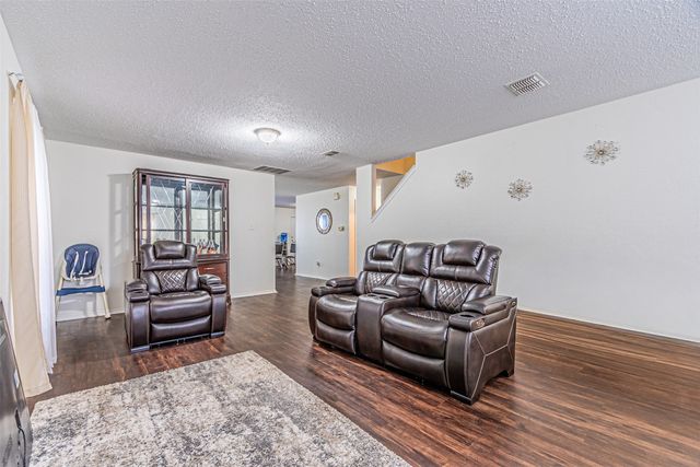 3016 Cesareo Drive, Grand Prairie, TX 75052