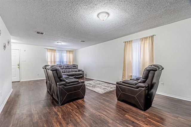 3016 Cesareo Drive, Grand Prairie, TX 75052