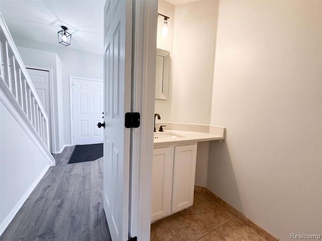 7457 Streamwood Drive, Ypsilanti, MI 48197