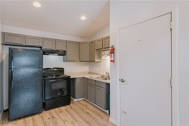 1208-1210 Bellows Street, Akron, OH 44301