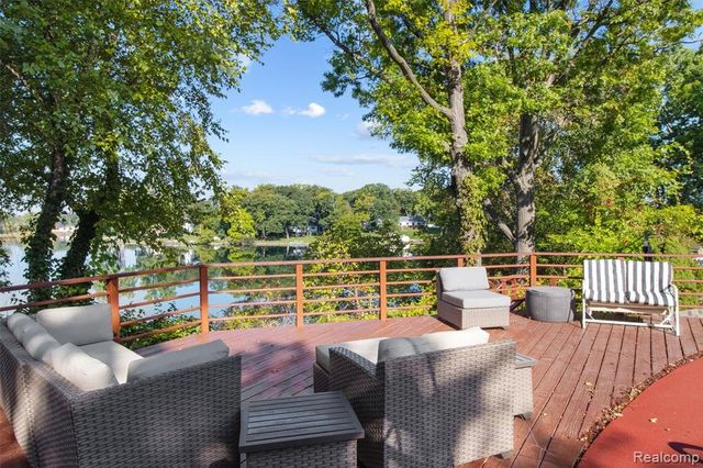3379 Wormer Drive, Waterford, MI 48329