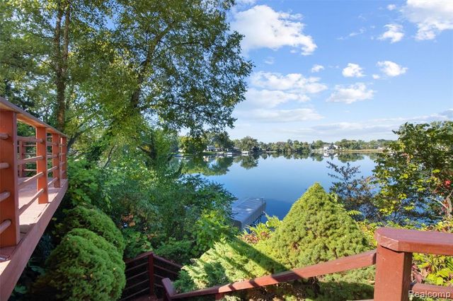 3379 Wormer Drive, Waterford, MI 48329