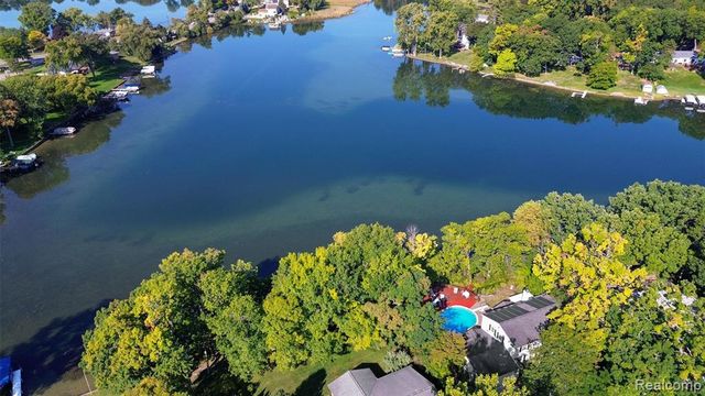 3379 Wormer Drive, Waterford, MI 48329