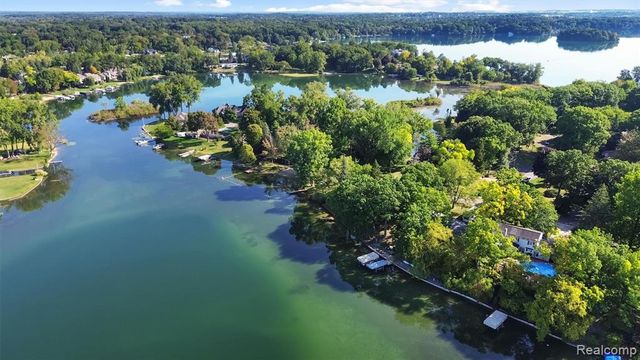 3379 Wormer Drive, Waterford, MI 48329