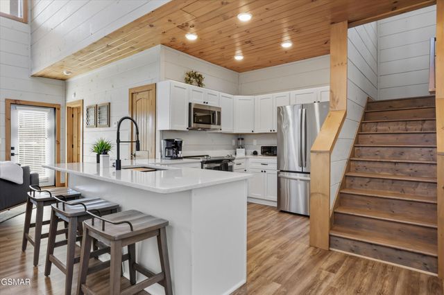 2872 Sequoia Road, Pigeon Forge, TN 37863