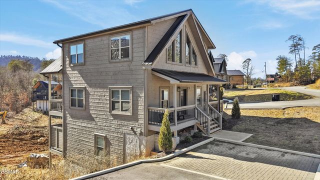 2872 Sequoia Road, Pigeon Forge, TN 37863