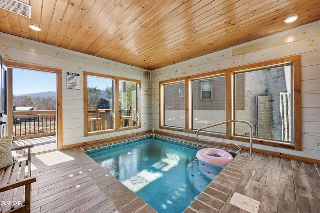 2872 Sequoia Road, Pigeon Forge, TN 37863