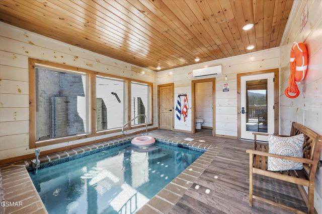 2872 Sequoia Road, Pigeon Forge, TN 37863