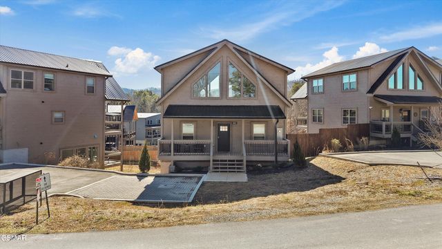 2872 Sequoia Road, Pigeon Forge, TN 37863
