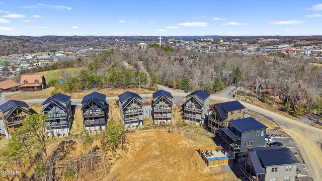 2872 Sequoia Road, Pigeon Forge, TN 37863