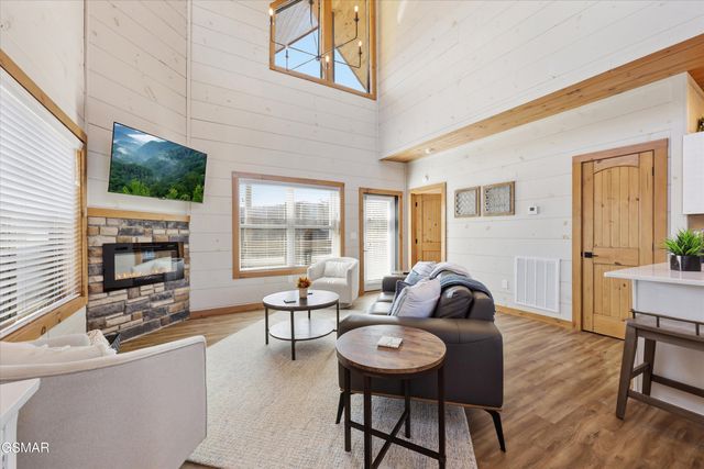 2872 Sequoia Road, Pigeon Forge, TN 37863