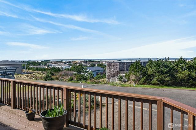 33612 J Place, Ocean Park, WA 98640